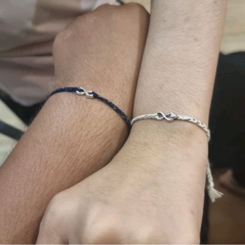 Couple bracelet 2pcs - Gelang pria/wanita couple infinity soft creamy and black gelang benang kepang