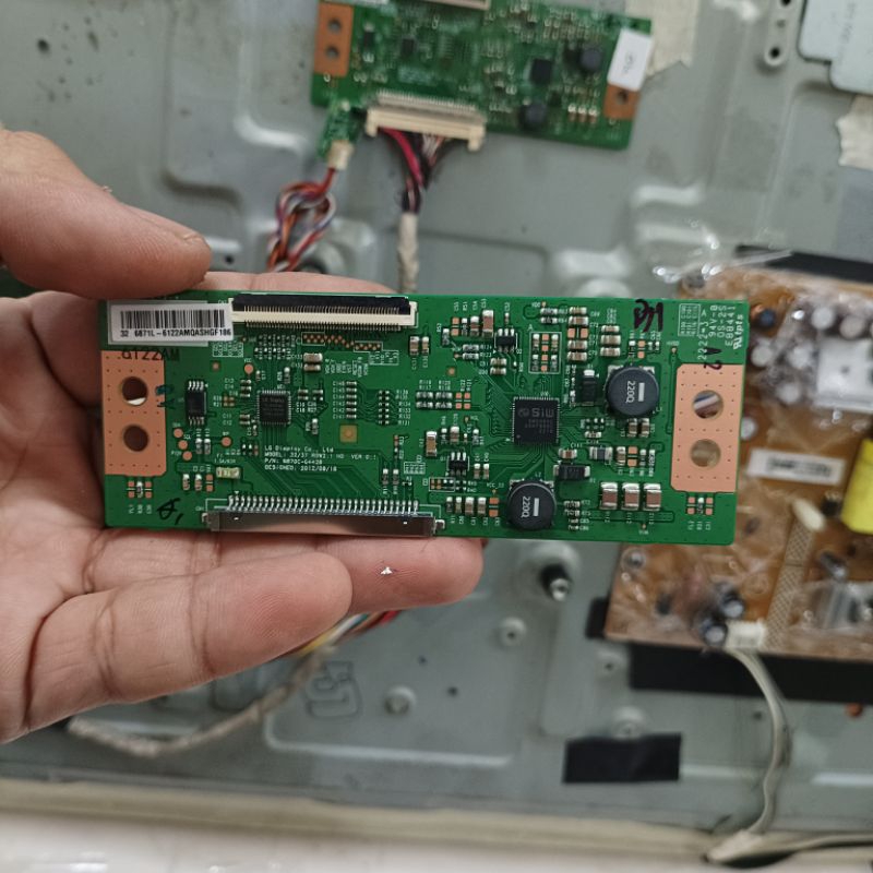 TCON TIKON MESIN TV TOSHIBA 32P2300VJ