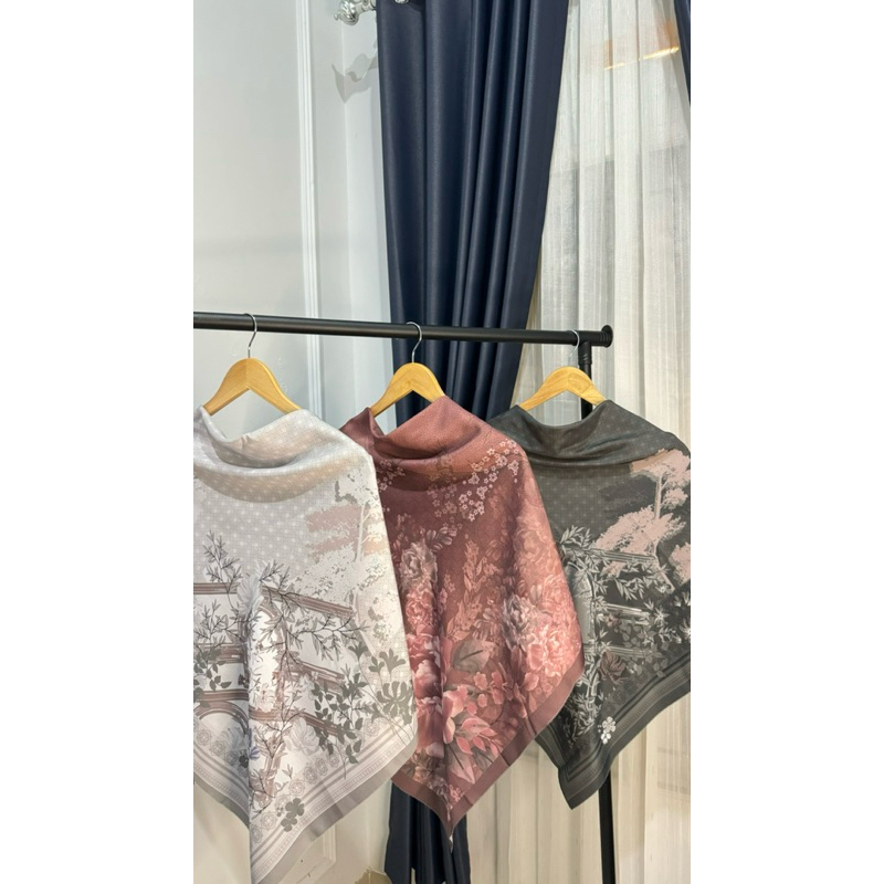 Adiba Hijab Segi Empat Voal Motif Lasercut