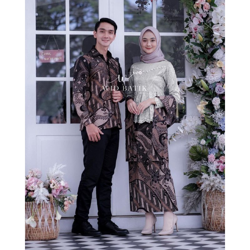 Fairyrozi Setelan Couple Asyifa Silver Kebaya Modern Wanita & Kemeja Pria Lengan Panjang
