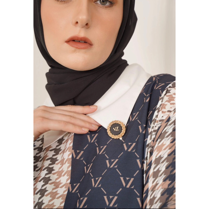 VZ Chain Brooch - PRELOVED 