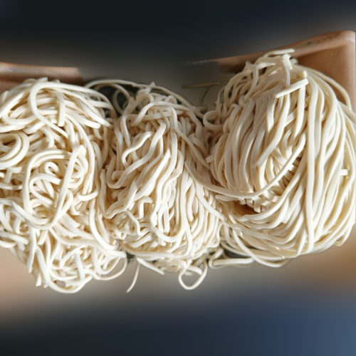 

MIE TELUR GEPENG KECIL (1200 gr/1 kg 2 ons = 12 pcs/porsi mie)