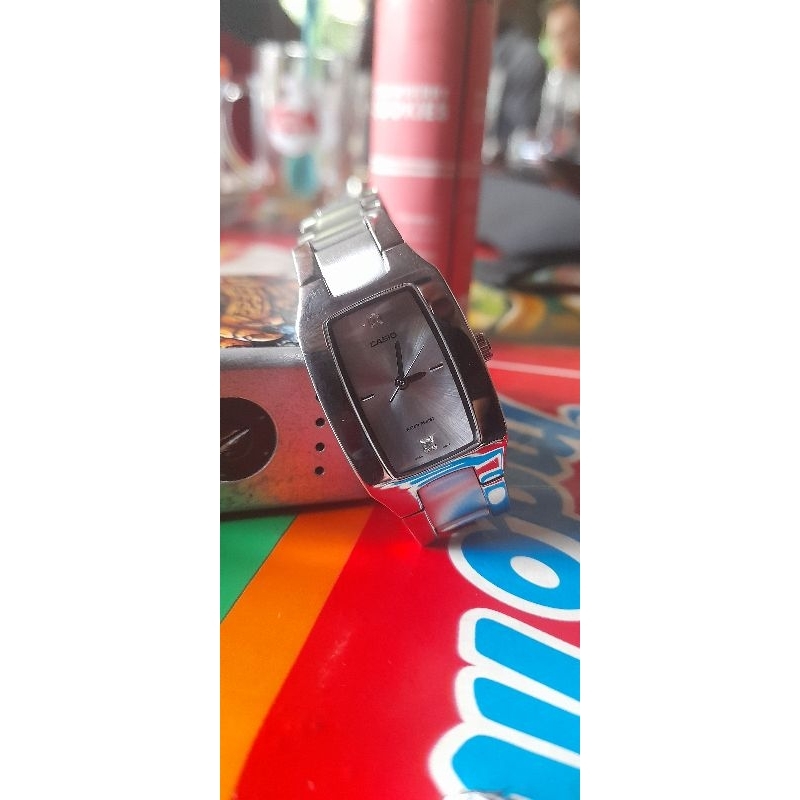 Jam second Casio