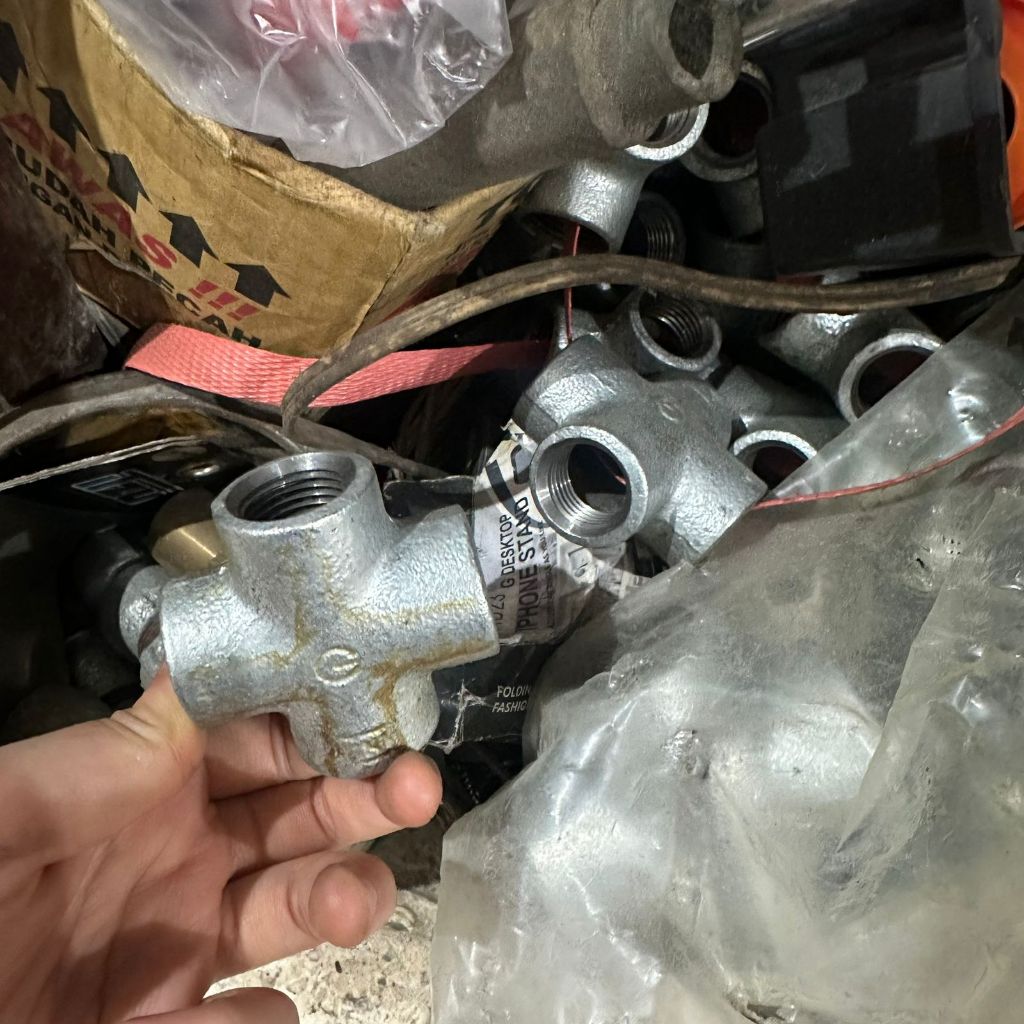 CROSS TEE 1/2" 3/4" 1" CROSS TEE 1" Cross tee besi galvanis 1" / sambungan 4 arah galvanis / 4 way C