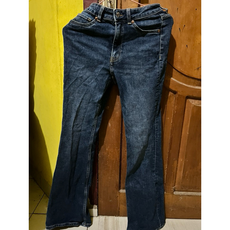 preloved jeans cutbray merk H&M