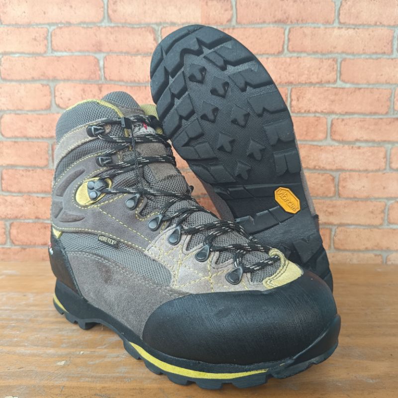 Sepatu Hiking Kayland size 37 fit 38