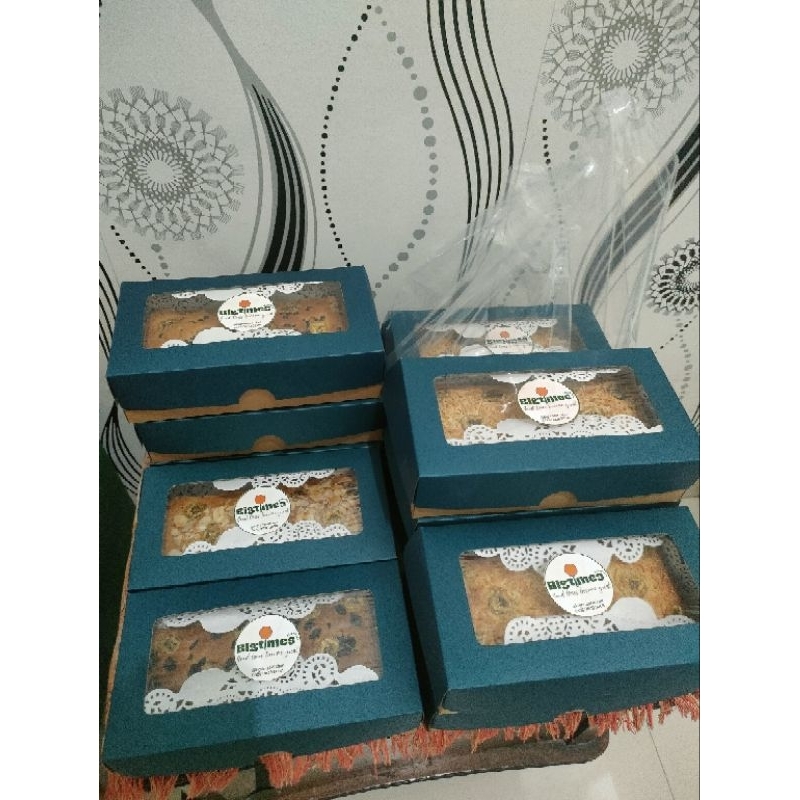 

BANANA BREAD CAKE PISANG BOLU KEJU COKLAT ALMOND KISMIS