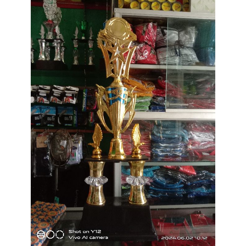 SIAP KIRIM Trophy kaki 2