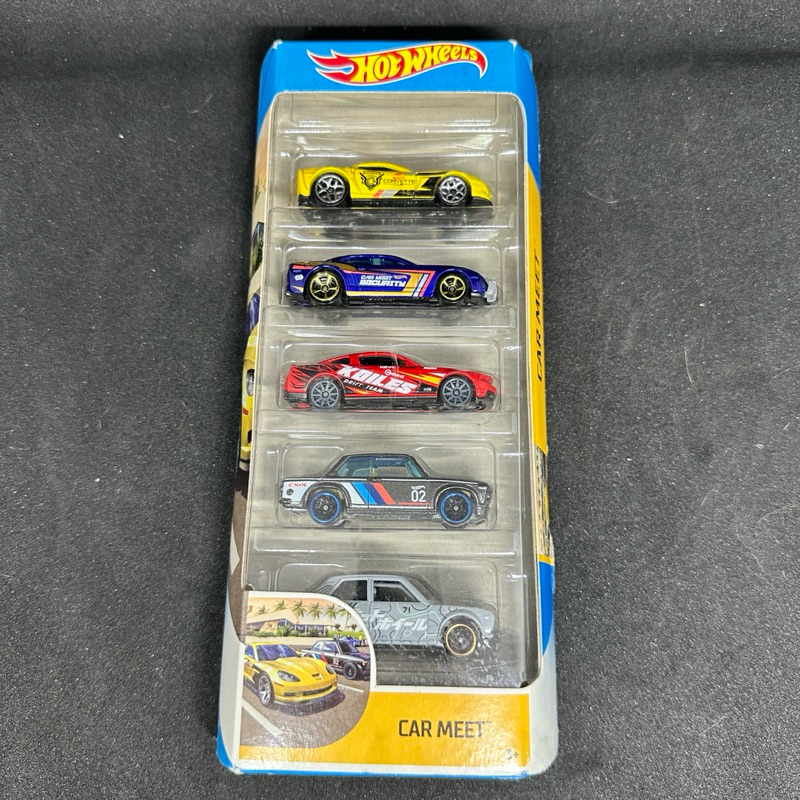 Hot Wheels 5-Pack Car Meet Gift Pack - 12 Corvette Z06 - 10 Camaro SS - 2010 Ford Mustang GT - BMW 2