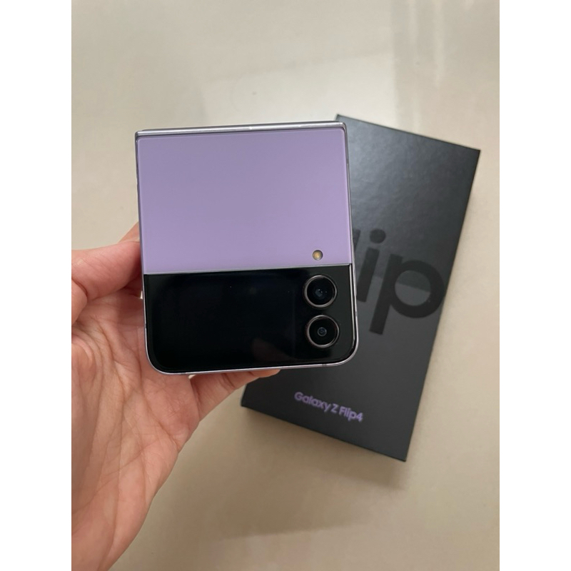 Samsung Z Flip 4 Second