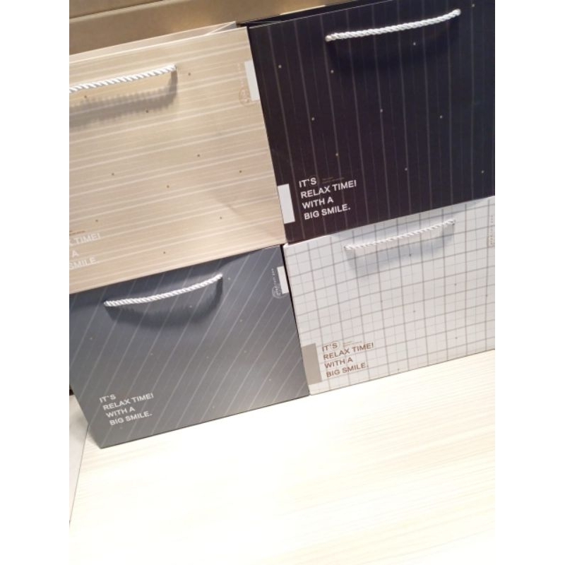 

Paper bag lucu ukuran 32x11.5x25 cm