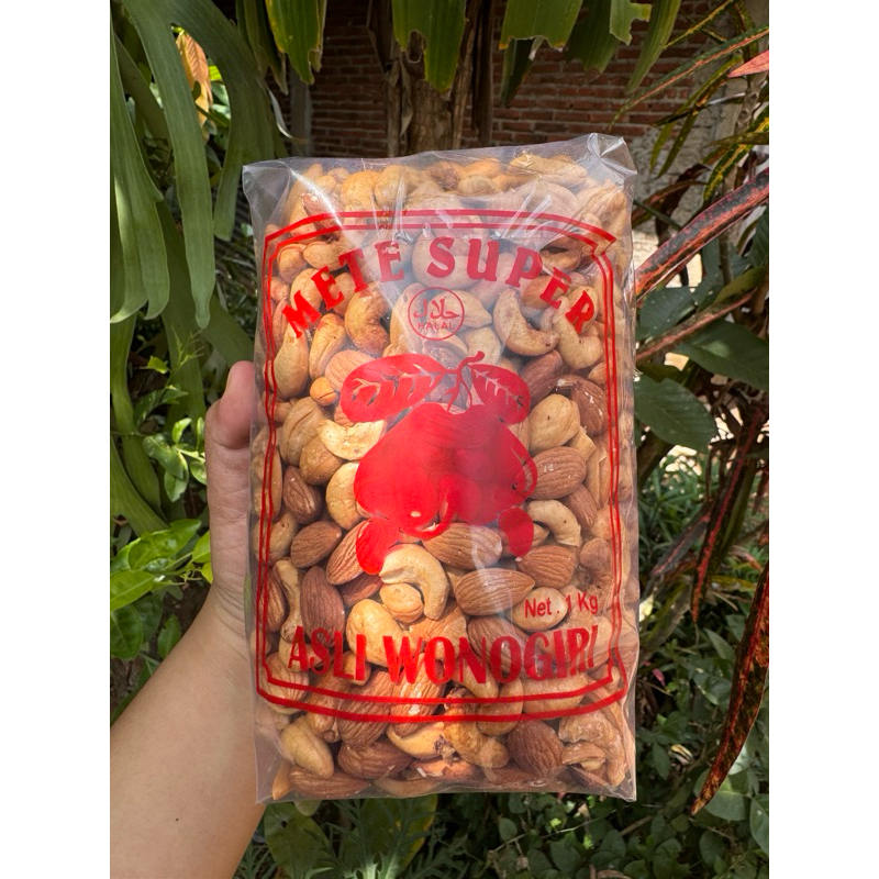 

MIX ALMOND DAN KACANG METE SUDAH MATANG TINGGAL MAKAN -almond panggang almond roasted kacang mete original kacang mete