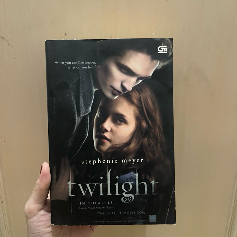 Novel Twilight Stephenie Meyer [Bahasa Indonesia]