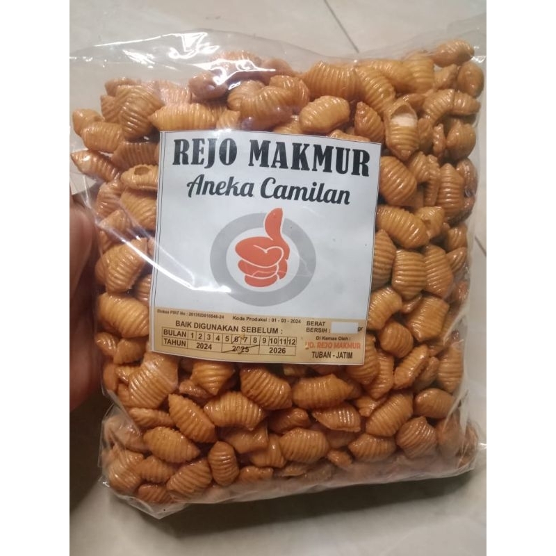 

cemilan pang pang ,manis,gurih ,renyah kemasan 1kg dan 500gram