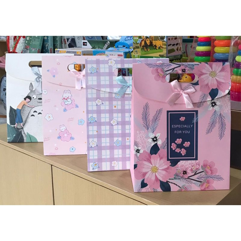 

paperbag premium / paperbag motif / paperbag karakter