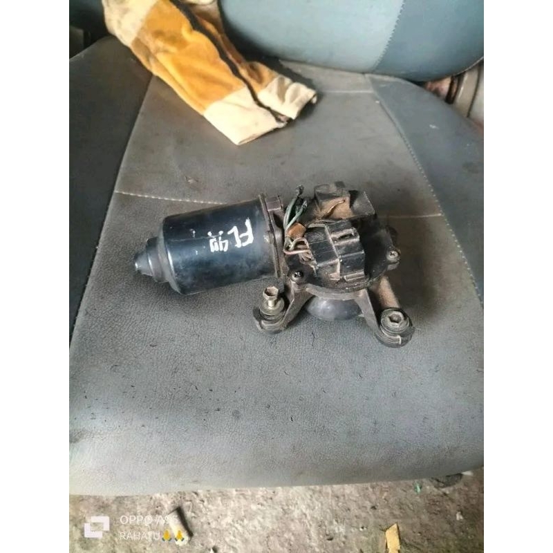 dinamo wiper Ford laser