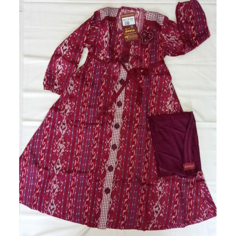 DANNIS GAMIS ANAK JA D'Tenun