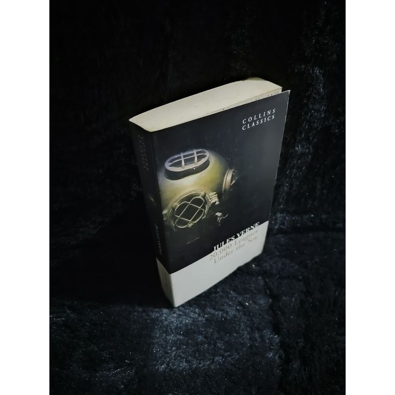 JULES VERNE 20,000 LEAGUES UNDER THE SEA