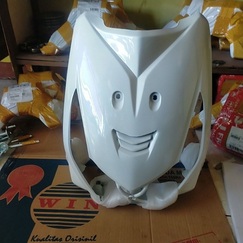 tameng depan beat karbu putih/panel beat putih/pelindung depan beat karbu 2006-2010/win