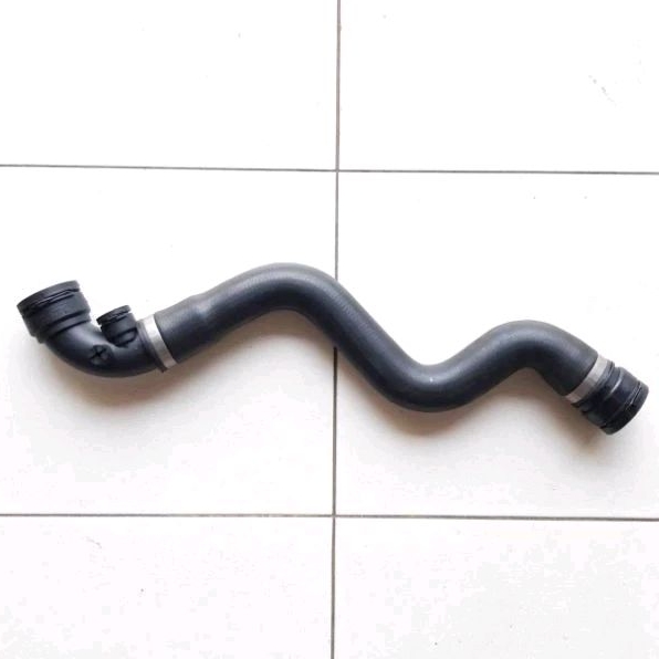 Selang Radiator Atas BMW 318i E46 M43 Hose