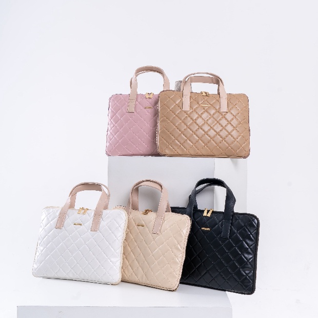 Beli Dong Jena NotebookLaptop Case by Flicka