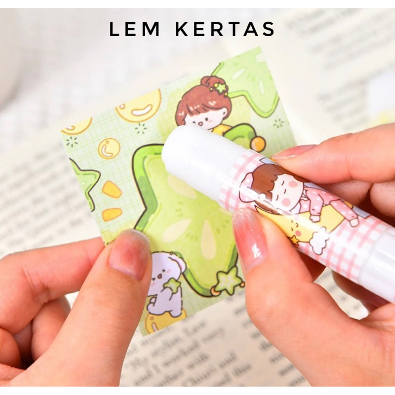 

(Baru) LEM KERTAS / Lem Perekat Kertas Padat Glue Stick Lem Stik Batang Putar Sekolah Kantor Motif Korea Lucu