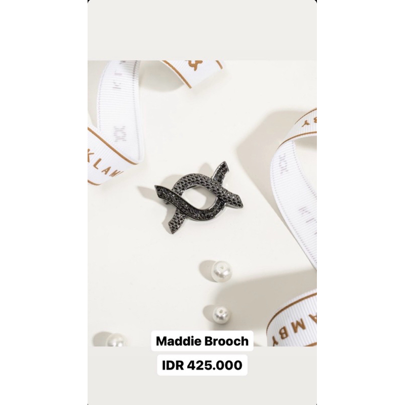 Wearing klamby - Maddie brooch in black