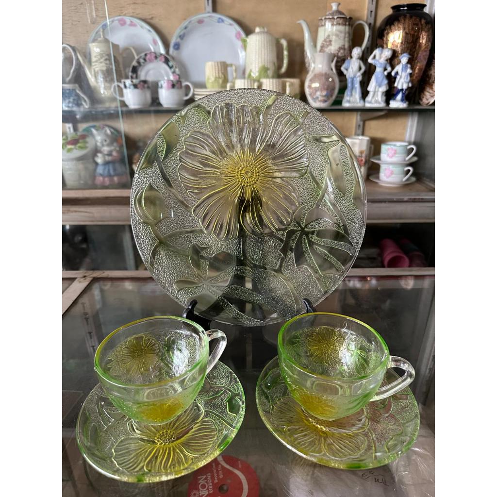 Piring Kaca Set Bening Motif Bunga