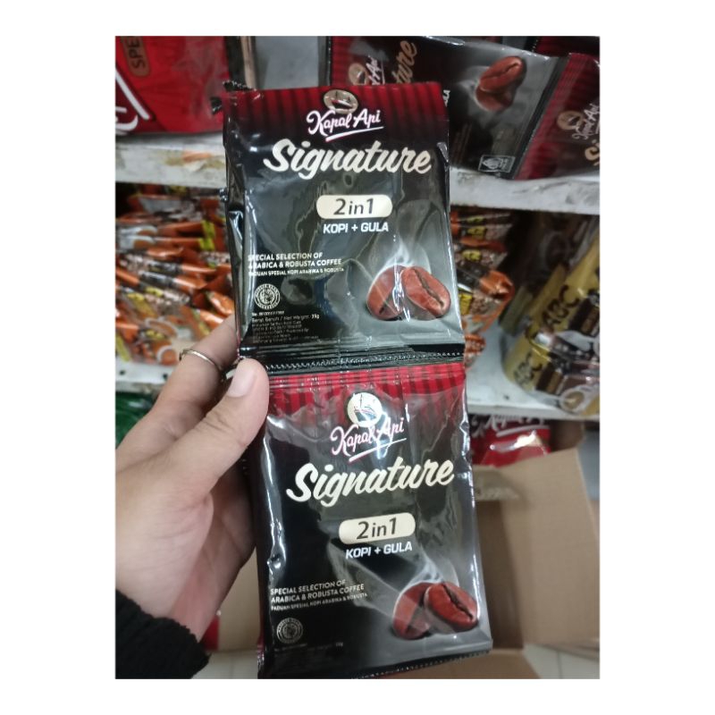 

KAPAL API SIGNATURE 2 IN 1 KOPI + GULA ISI 10 PCS EXP DESEMBER 2025