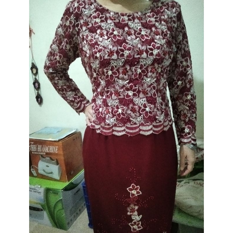 Preloved dress pesta brokat berpayet