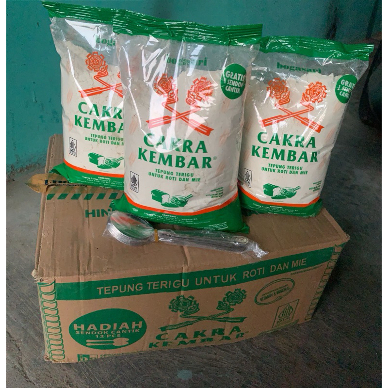 

Tepung terigu bogasari cakra kembar 1kg
