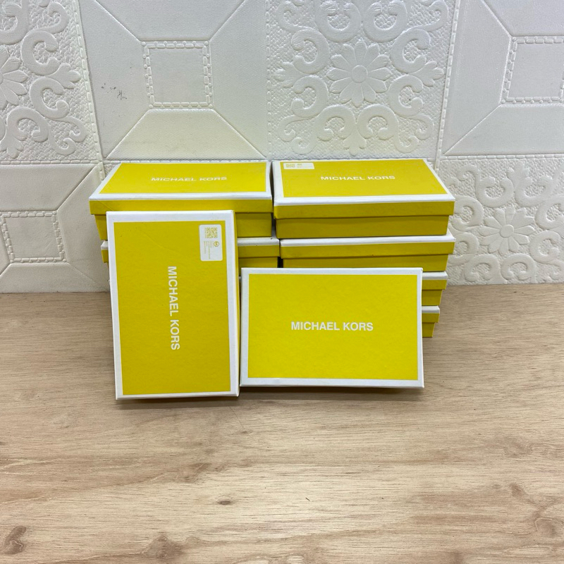 

Box dompet mk uk 15 x 10 x 3,5