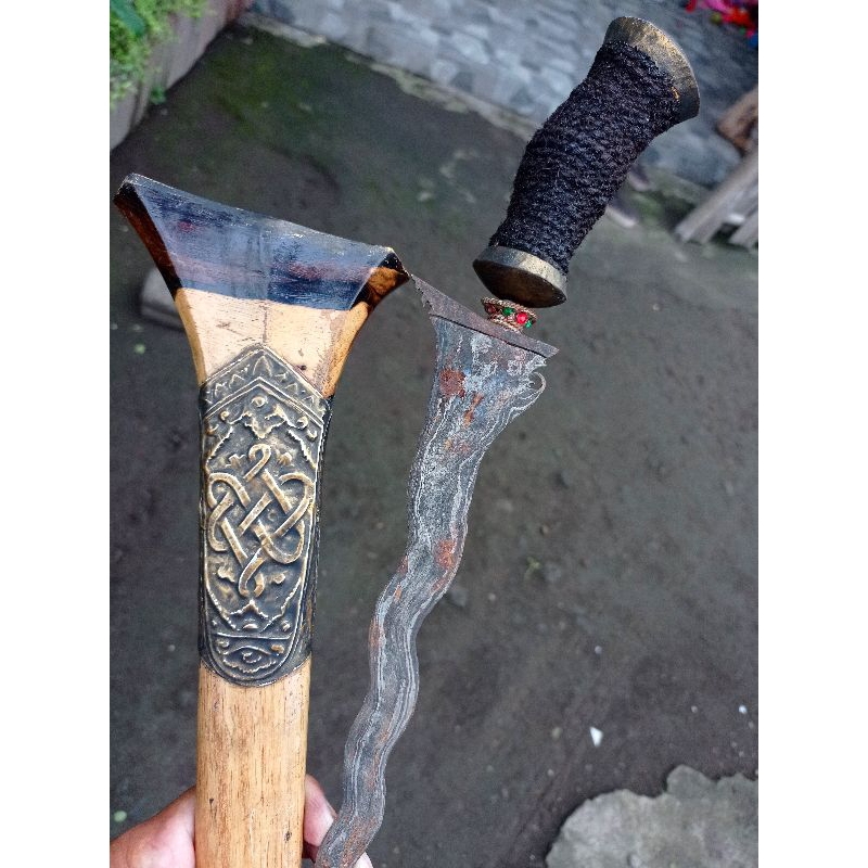 Keris Bali Luk 9 pamor kulit semangka