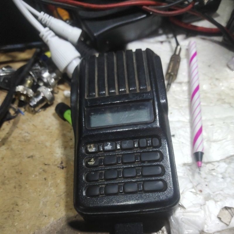 RADIO KOMUNIKASI HT ICOM IC V80 VHF HANDY TALKIE RADIO HT