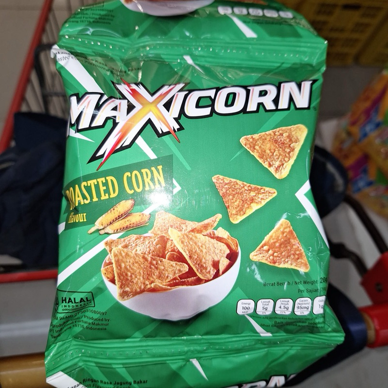 

Maxicorn roasted corn snack 20gram renteng