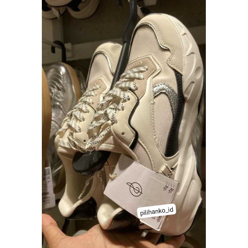 Jastip Sepatu Wanita Stradivarius/Sepatu sneakers Stradivarius