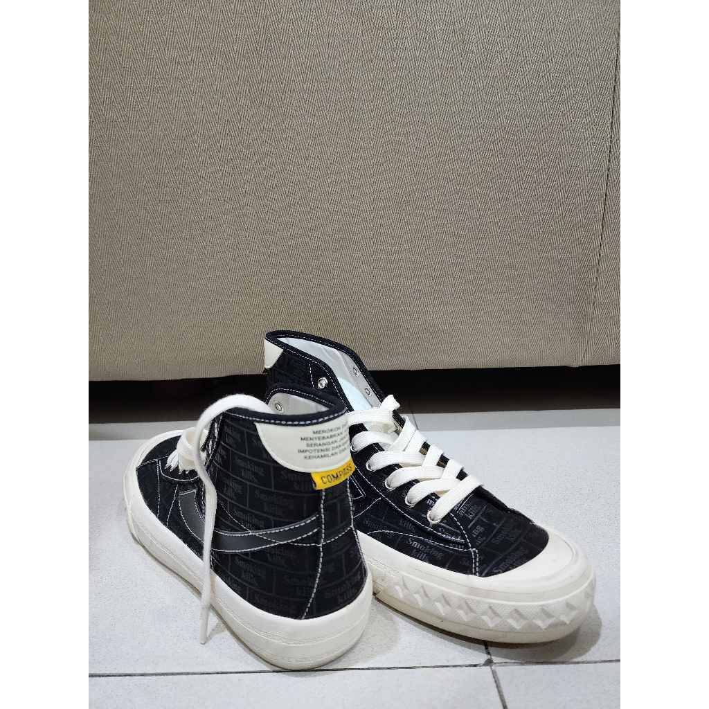 COMPASS HI X FXXKING RABBITS RETROGRADE “SMOKING KILLS” (PRE-LOVED)