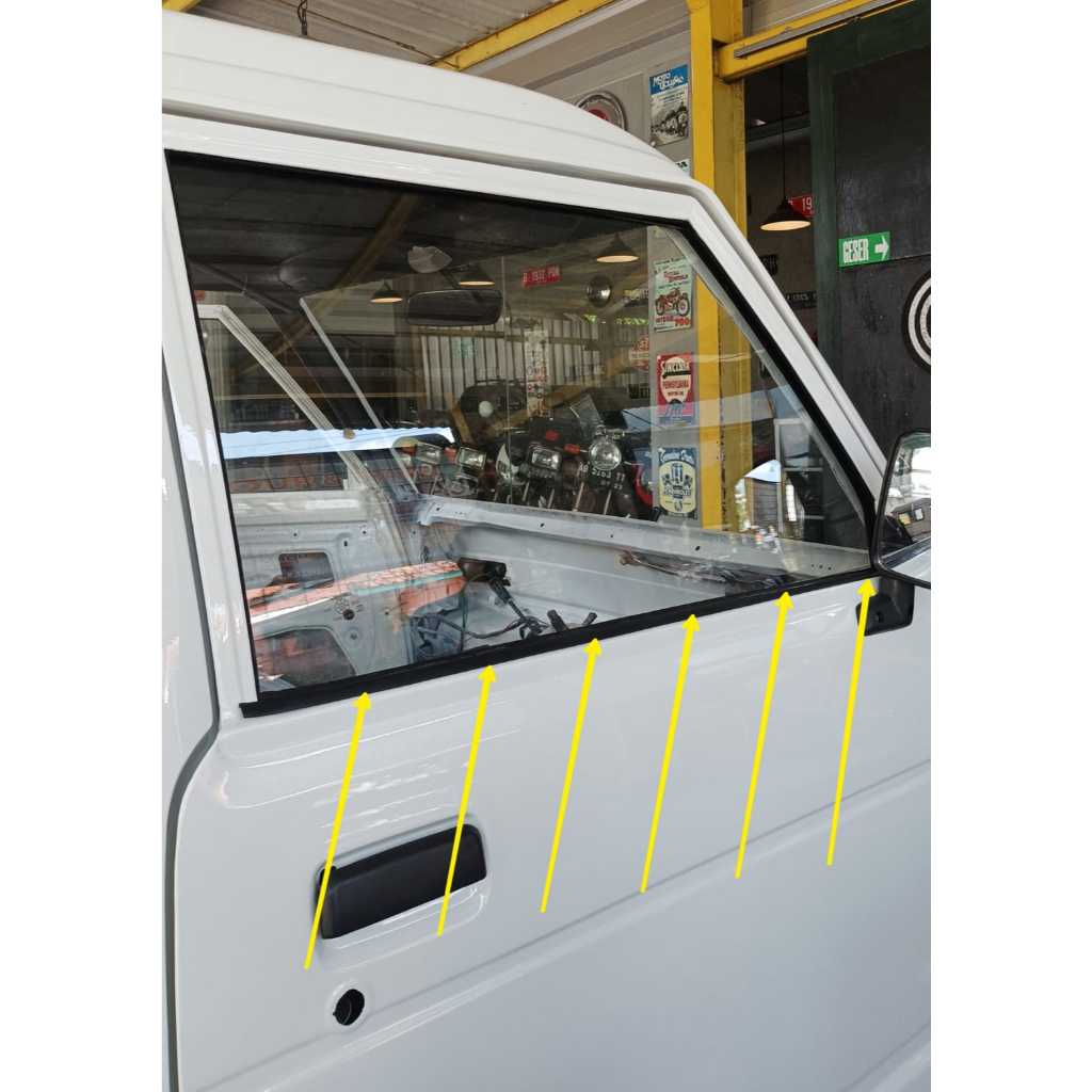 Pelipit kaca luar dalam mobil Hijet 1000