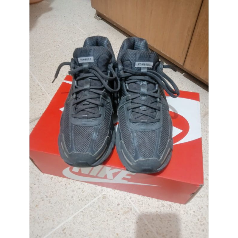 Nike Zoom Vomero 5 All Black