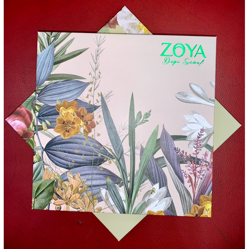 

ZOYA HARDBOX PACKANGING SCARF SEGIEMPAT - MOTIF BOTANICAL