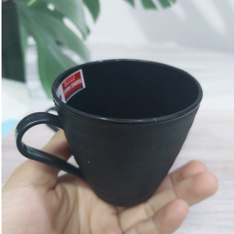 1 Lusin isi Gelas Cangkir Kopi Jadul Kecil Hitam set 12 pcs mini Cangkir plastik murah Ramen ulir