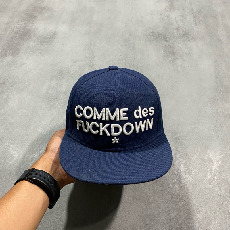 topi comme des fuckdown