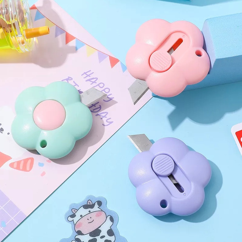 

LIMIT APEN Cutter Mini Portable Bentuk Oval Mini Cuter Polos Travel Kit Pemotong Kertas Paper Kater Lucu Bentuk Awan Warna Pastel Untuk Unboxing Paket Barang Unik Murah