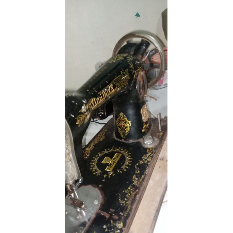 mesin jahit jadul merk flying Dove tanpa meja bekas bagus preloved hanya COD harga bisa NEGO