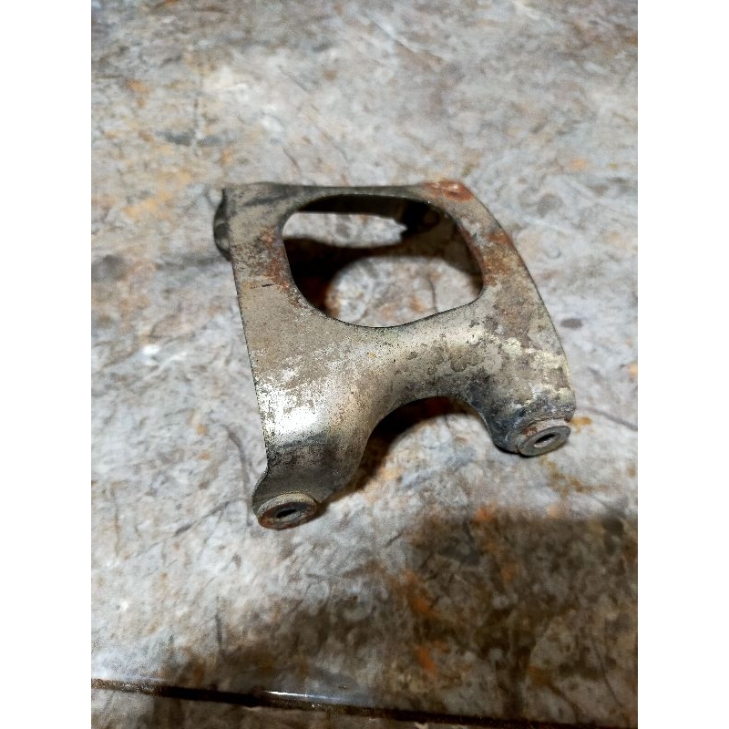 Plat Breket Dudukan Tahanan Slebor Spakbor Depan Honda CB150R Original Bekas Copotan Motor Second 2n