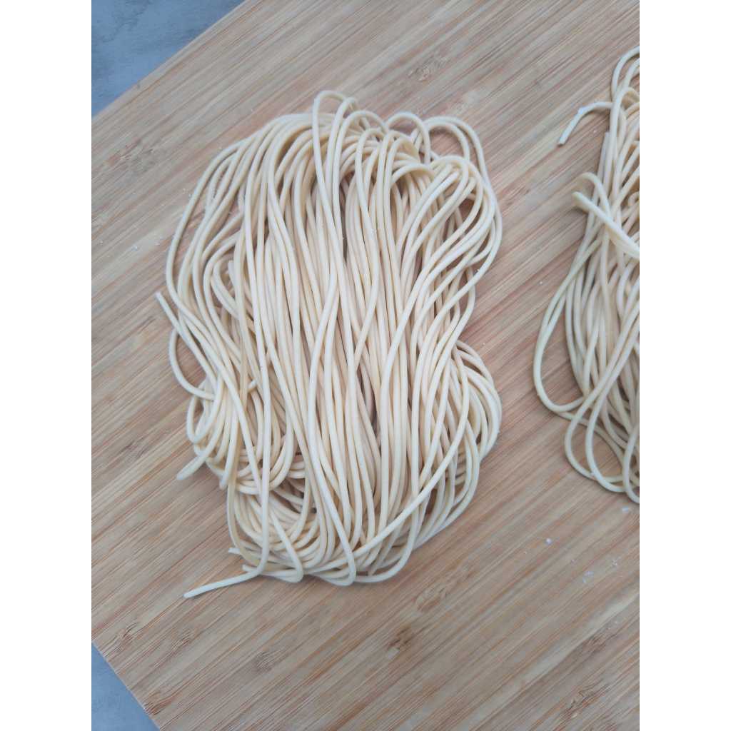 

MIE RAMEN JEPANG - MIE LURUS KENYAL - TANPA PENGAWET - KENYAL MENGGUNAKAN 3 TELUR AYAM