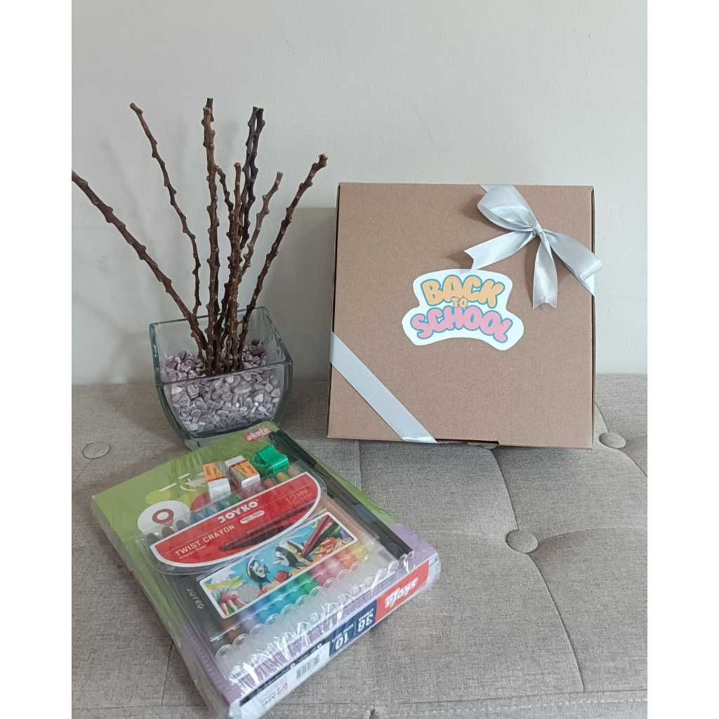 

PAKET HEMAT PERLENGKAPAN SEKOLAH BACK TO SCHOOL!! (BUKU SKOLA BY SIDU+PULPEN+HAPUSAN JOYKO+RAUTAN+kRAYON 12 WARNA