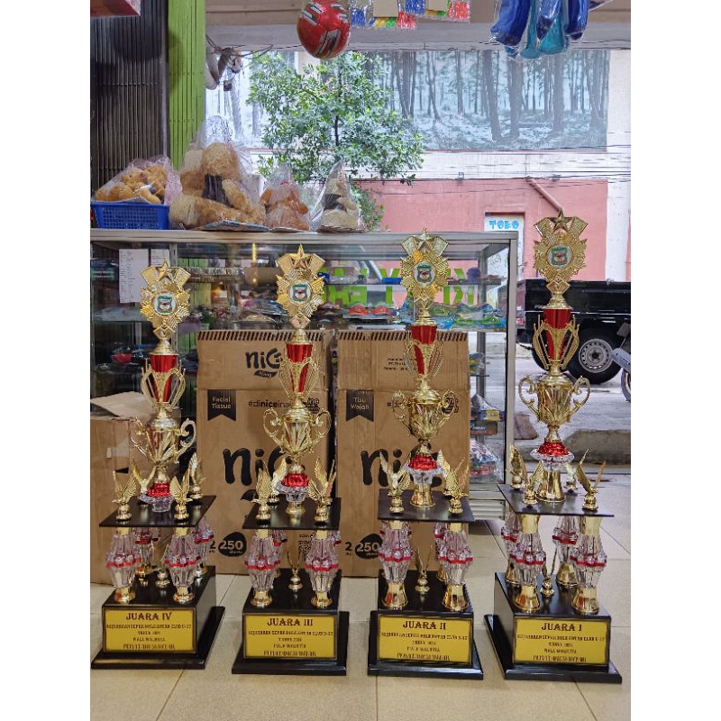 PIALA 4 KAKI / Trophy 4 kaki jumbo free tulisan / Piagam / juara 1 2 3 / pertandingan/ liga / hadiah
