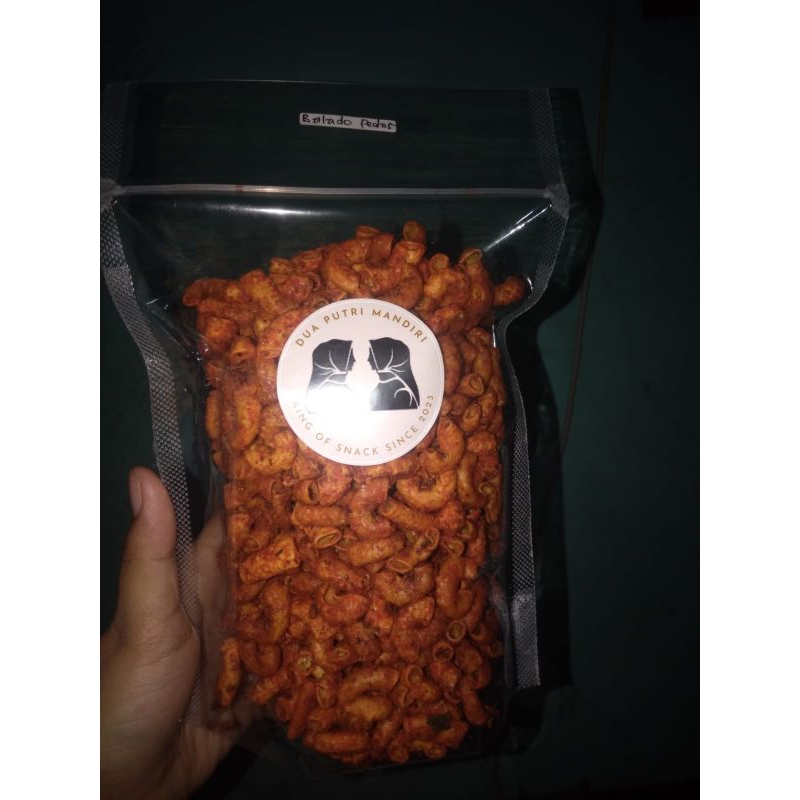 

makaroni/kriuk pedas/snack/cemilan