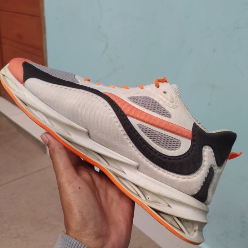 sepatu running laroking no.43/26,5cm